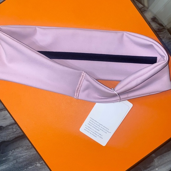 RARE PINK LULULEMON WUNDER TRAIN HEADBAND NWT main image 9